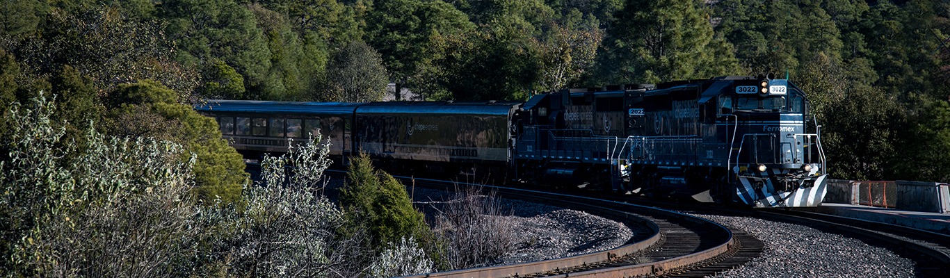 Chepe Express atravesando las Barrancas del Cobre