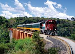 Tren Chepe cruzando las Barrancas del Cobre